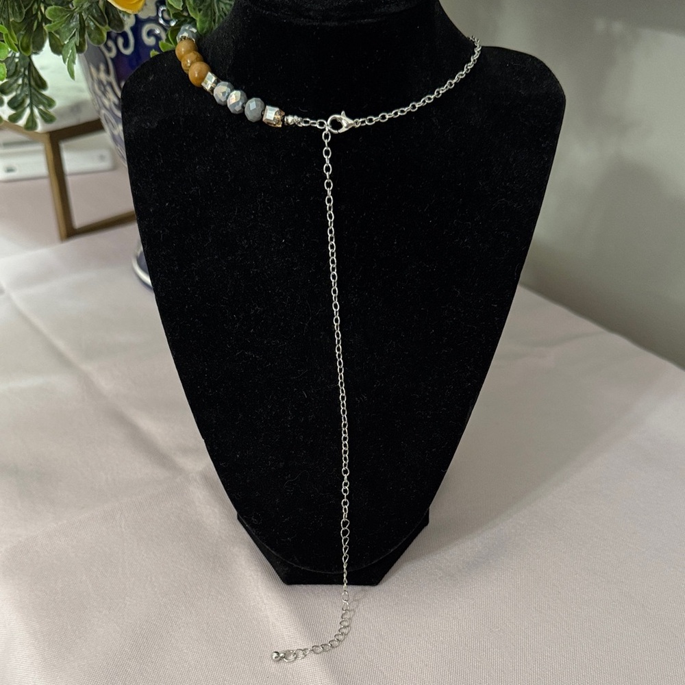 Elegant Beaded Cross Necklace - Picture 4 of 7